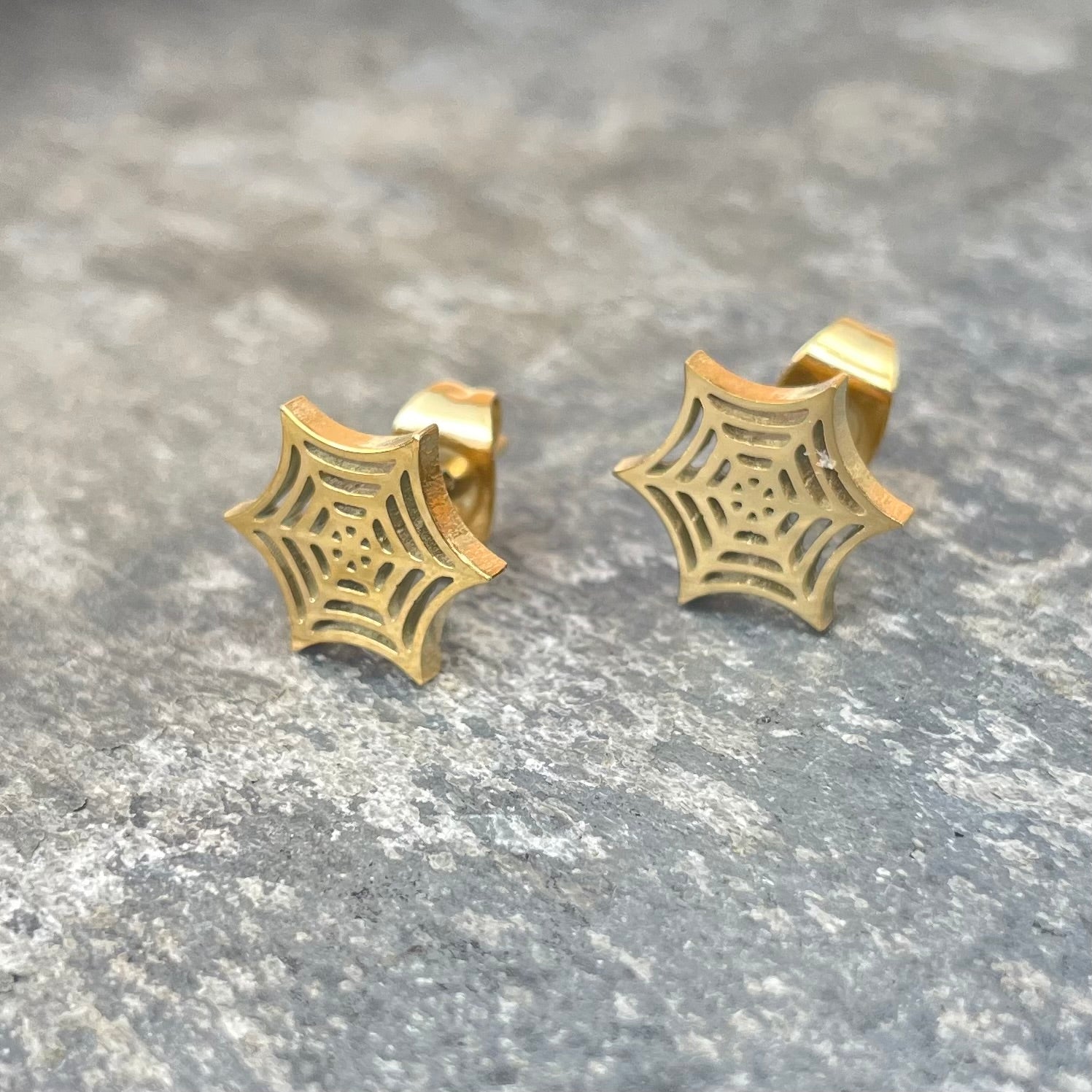 Cobweb Stud Earrings - Gold plated - Stainless Steel