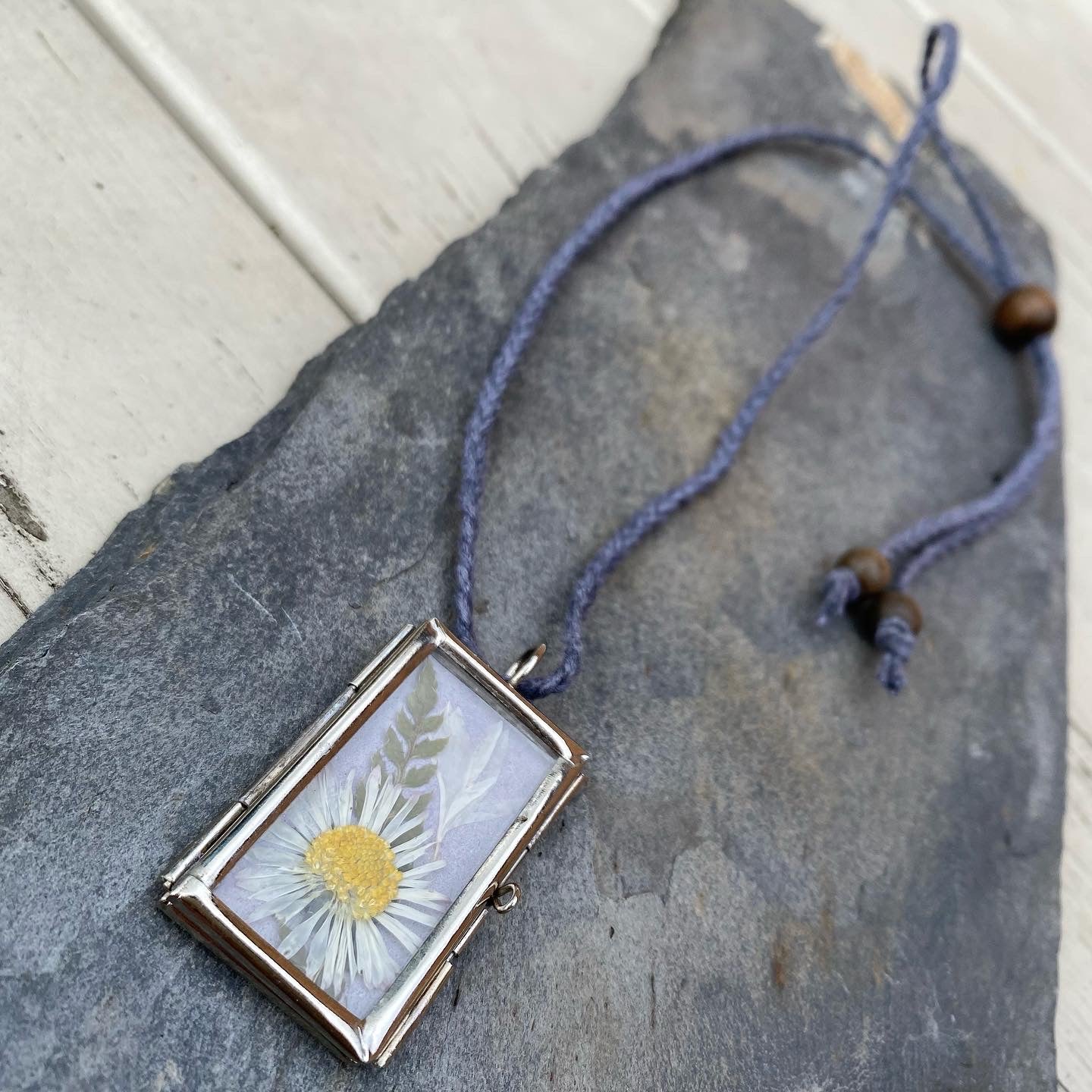 Rectangle Dried Flowers Pendant - Daisy and Fern