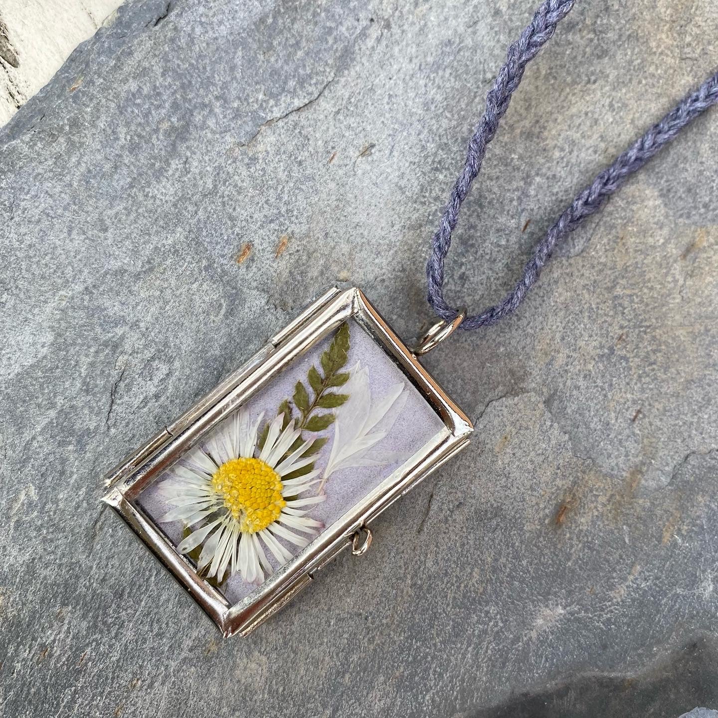 Rectangle Dried Flowers Pendant - Daisy and Fern